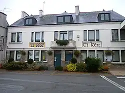 Bürgermeisteramt und Post in Langonnet