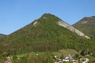 Blick von Scharnstein auf das Maisenkögerl und Bräumauer