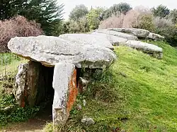Die Erdanschüttung entstammt der Restaurierung zu Beginn des 20. Jahrhunderts