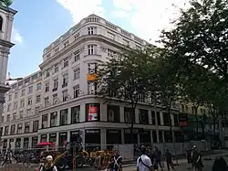 Wohn- und Geschäftshaus