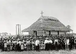 Nakambale-Haus, Kirche und Friedhof Nakambale House, Church and Cemetery
