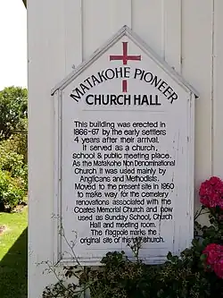 Infotafel über die Kirche