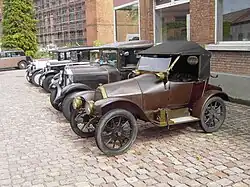 Mathis Babylette von 1913 vor weiteren Mathis