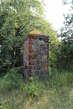 Mauerreste an der ehemaligen Dorfstelle Polzuhn.