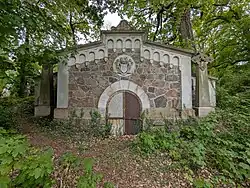 Mausoleum Kielmannsegg (nördlich der Gülzower Kirche)