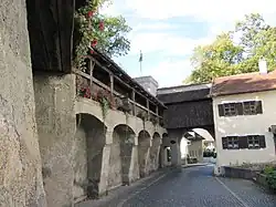 Stadtmauer mit Maxtor