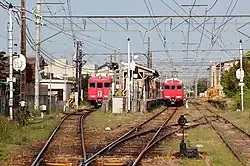 Gesamtansicht mit sich kreuzenden Zügen