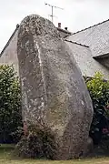 Der 4,0 m hohe Menhir von Kerbelven