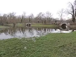 Die vier Bogenbrücken beim Château de Jaillac