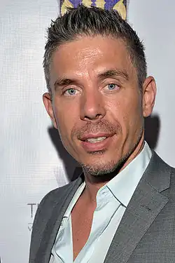 Mick Blue als russischer Soldat