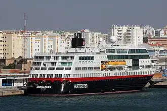 2017 als Expeditionsschiff in Portimão (Portugal)