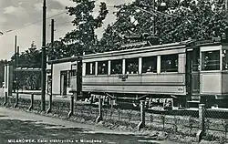 Um 1940: EKD-Triebwagen an der Station in Milanówek