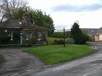 Gebäude in Millhousebridge