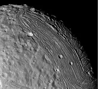 Detailaufnahme von Mirandas Oberfläche