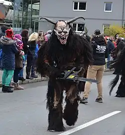Krampus mit Accessoire (Klagenfurt)