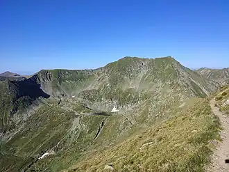 Der Moldeveanu in der Mitte, rechts der Viștea Mare