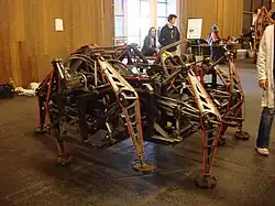 Kinetisches Kunstwerk – Mondo Spider[6][7]