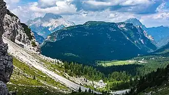 Monte Piana, links dahinter die Hohe Gaisl