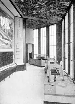 Umgang im Erdgeschoss, rechts im Vordergrund das Modell der Breslauer Kaiserbrücke