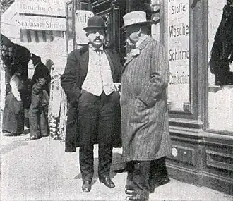 Moritz Harmelin (links) (Ostermesse 1909)