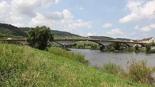 Moselbrücke zwischen Zeltingen und Wehlen
