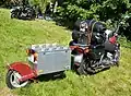 Eigenbau mit Simson-Rad hinter Motorrad
