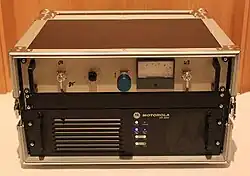 Motorola Mototrbo Relais DR3000 mit Antennenweiche einsatzbereit in Flightcase montiert