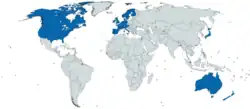 Weltkarte mit blau eingefärbten Ländern, die zum MSCI World gehören. Blau eingefärbt sind fast ganz Nordamerika, Westeuropa, Australien, Neuseeland, Japan. Hingegen ist Afrika und Süd- und Mittelamerika praktisch gar nicht eingefärbt, ebenso wenig ein Großteil Asiens.