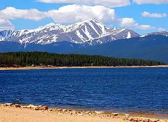 Mount Elbert mit Turquoise Lake im Vordergrund