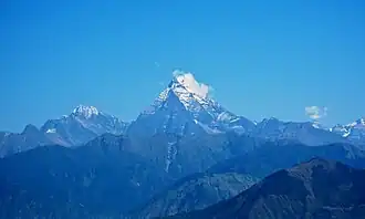 Sisne Himal von Südwesten mit dem Hiūnchuli Pātan in der Mitte
