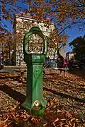 Grüner Städtischer Trinkbrunnen