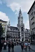 Blick von der Rosenstraße auf den Marienplatz mit dem Neuen Rathaus