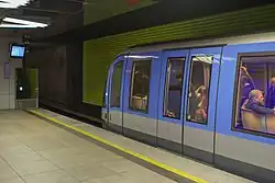 Kombinierte Monitor- und Spiegelabfertigung in München