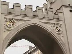 Wappen (Königreich Bayern und Münchner Kindl) an der Westseite des Karlstors