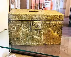 Bronzetruhe islamischer Herkunft aus dem 11. Jhd.