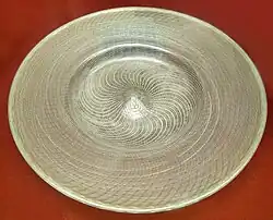 Glasteller in reticello-Technik