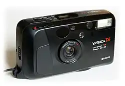 Kompaktkamera T4 von Yashica mit Tessar 3,5/35
