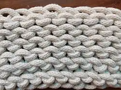 Cross-knit-Technik: Die Rückseite sieht aus wie glatt links gestrickt.