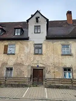 Aufzugsgiebel am Oettinger Waisenhaus