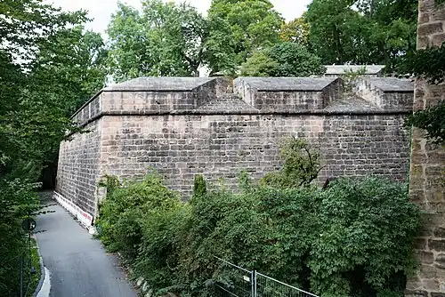 Kordonstein als Wulstprofil im Festungsbau (Burgbastei Nürnberg)