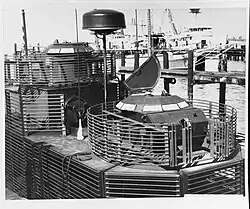 LCM(6) Monitor mit Käfigpanzerung