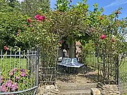 Denkmal am südl. Eingang