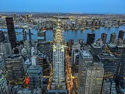 Long Island City hinter Chrysler Building, 2023