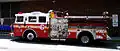 FDNY Engine 6: Der moderne Seagrave-Pumper ersetzte ein am 11. September 2001 zerstörtes Modell. Auf der vorderen Tür sind die Namen der an diesem Tag getöteten Feuerwehrleute von Engine 6 zu lesen