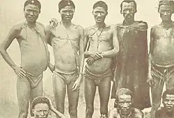 Eine Gruppe !Kung im Jahr 1896