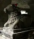 Nandi im Pataleshvara-Tempel von Pune, Maharashtra (8. Jh.)