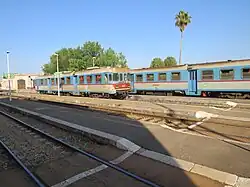 Zugkreuzung in Nardò Centrale mit zwei Triebwagen der Baureihe Ad