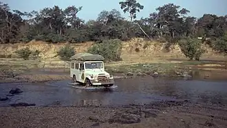 Querung des Comoé im Nationalpark