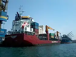 Containerschiff Hollandia, Rumpf gebaut von der Werft Okean 2007