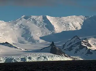 Blick von der Bransfieldstraße auf den Needle Peak